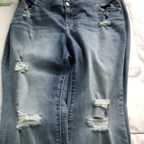 Lane Bryant High Rise Denim Jegging Flex Magic Waistband Distressed Size 18 - Picture 9 of 12